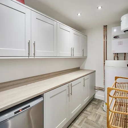 Host & - Blayshaw House *